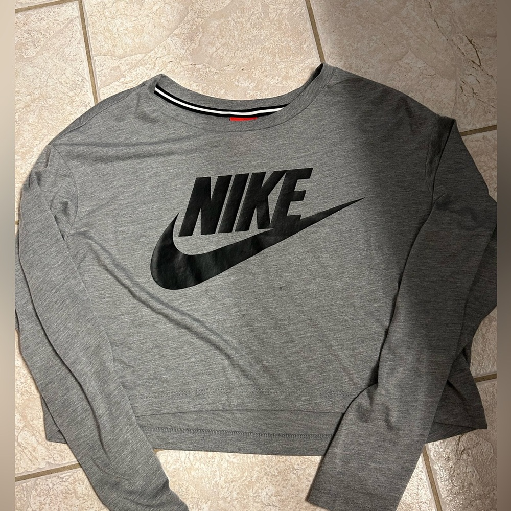 Nike crop long sleeve top